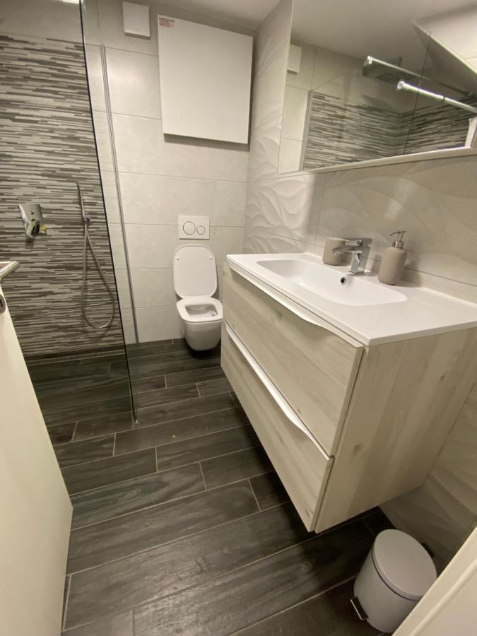 Apartma Sinitus Изола Екстериор снимка