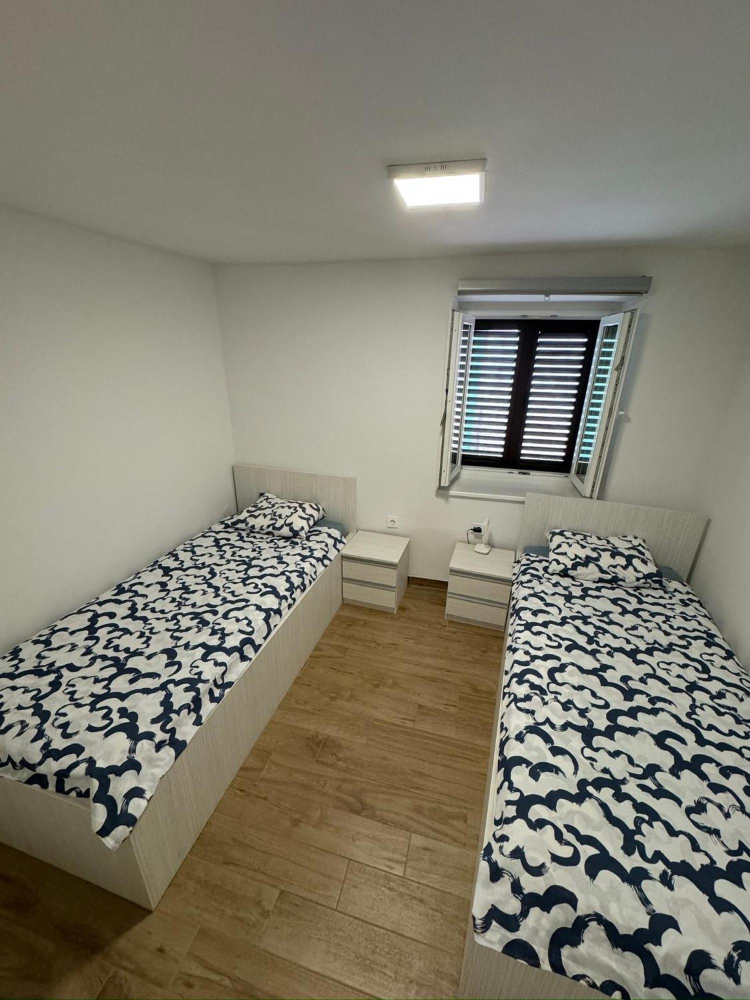 Apartma Sinitus Изола Екстериор снимка